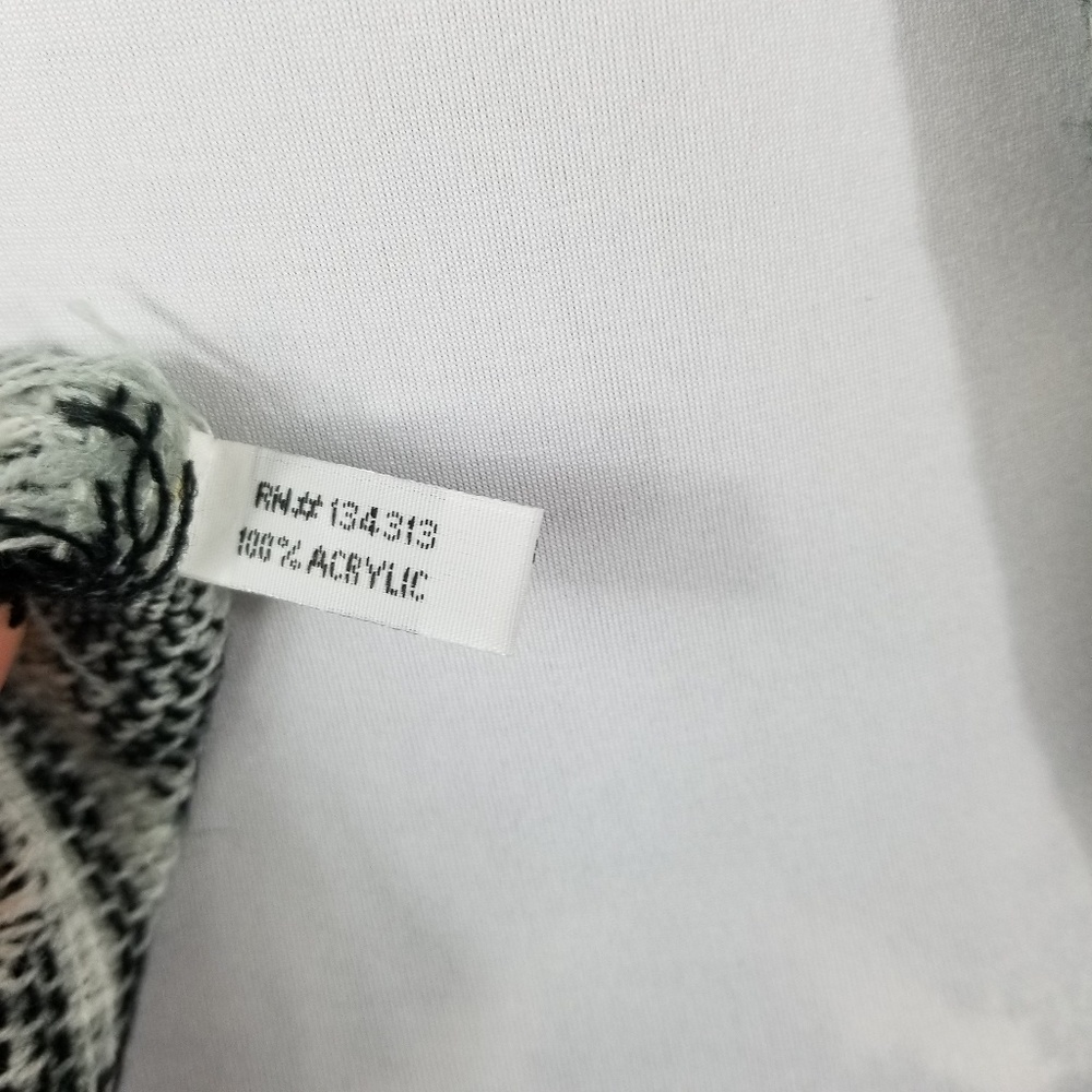 Classic Plaid Blanket Scarf - Picture 4 of 4